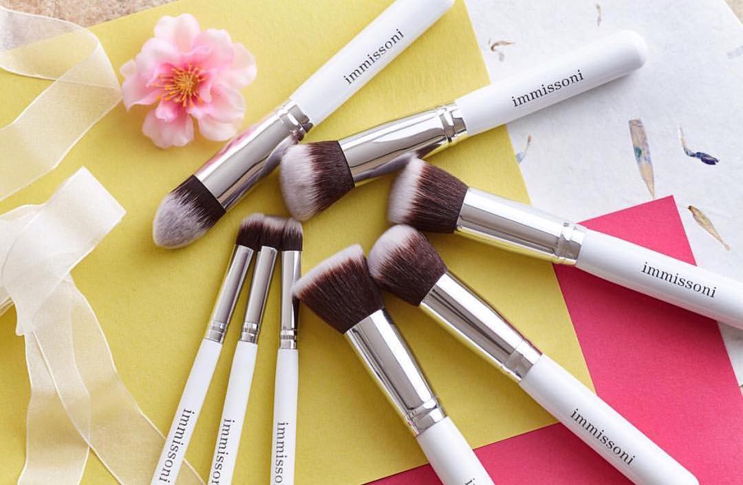 IMMISSONI IM1 10PCS WHITE MAKEUP BRUSH KIT